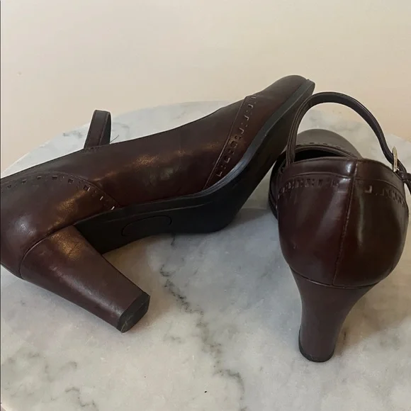 Classy Brown Mary Jane Heels - Picture 9 of 12